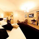 Hotell Dooly's 3*