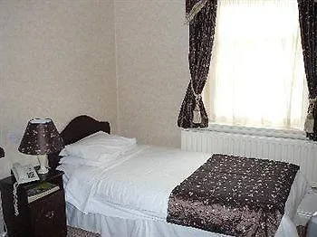 Dooly's Hotel Birr