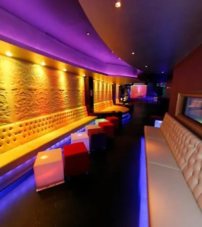 Dooly's Hotel 3*